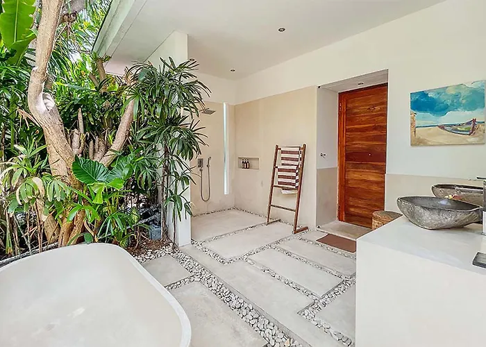 Kallayaan By Optimum Bali, 10 Mn Walk Oberoi Street Villa *